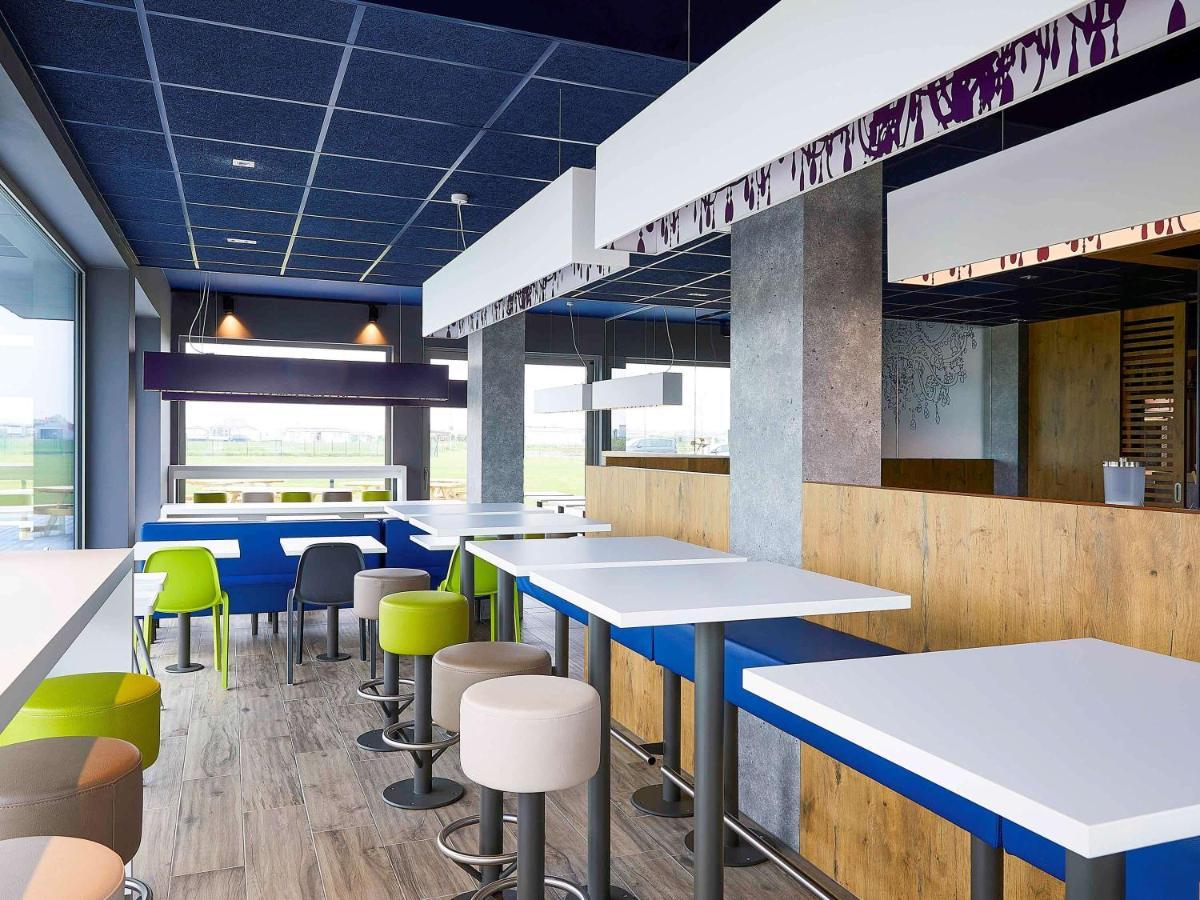 Ibis Budget Oostende Airport Миделкерк Экстерьер фото