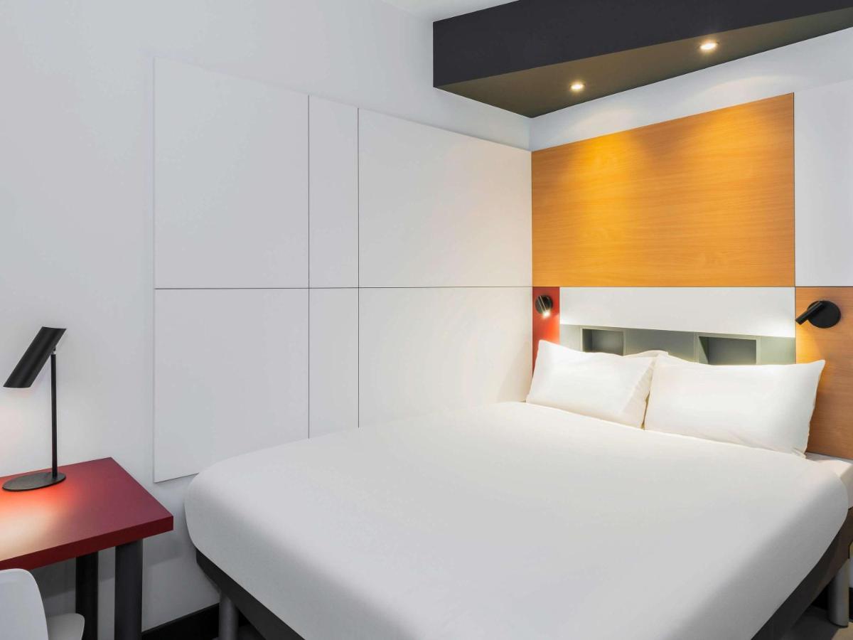 Ibis Budget Oostende Airport Миделкерк Экстерьер фото